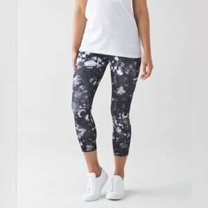 Lululemon Wunder Under Cropped Leggings